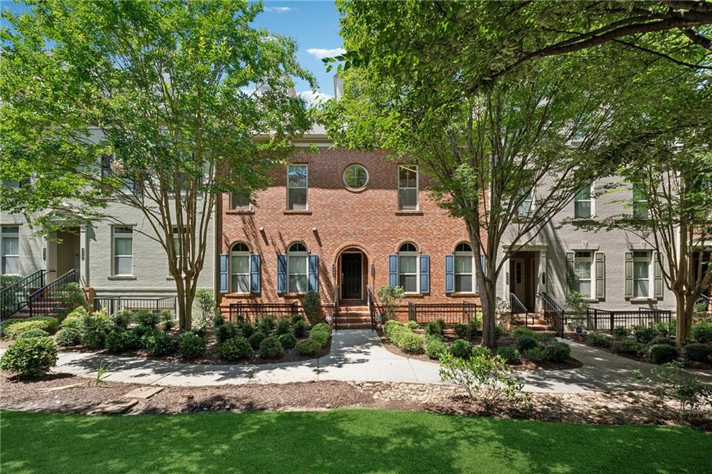 819 PERENNIAL Drive