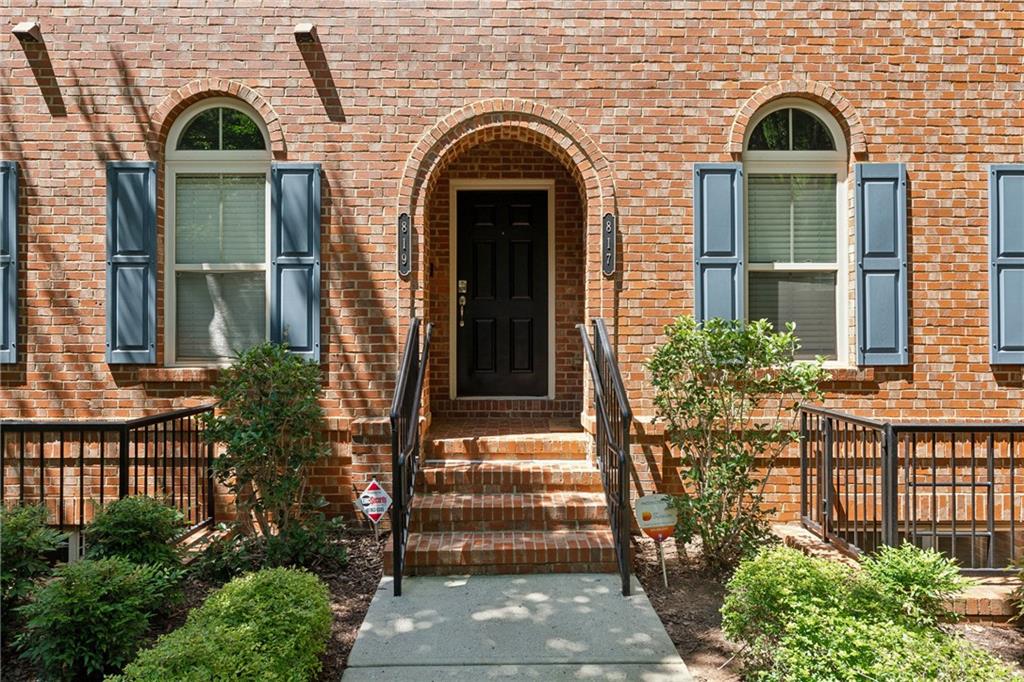 819 PERENNIAL Drive