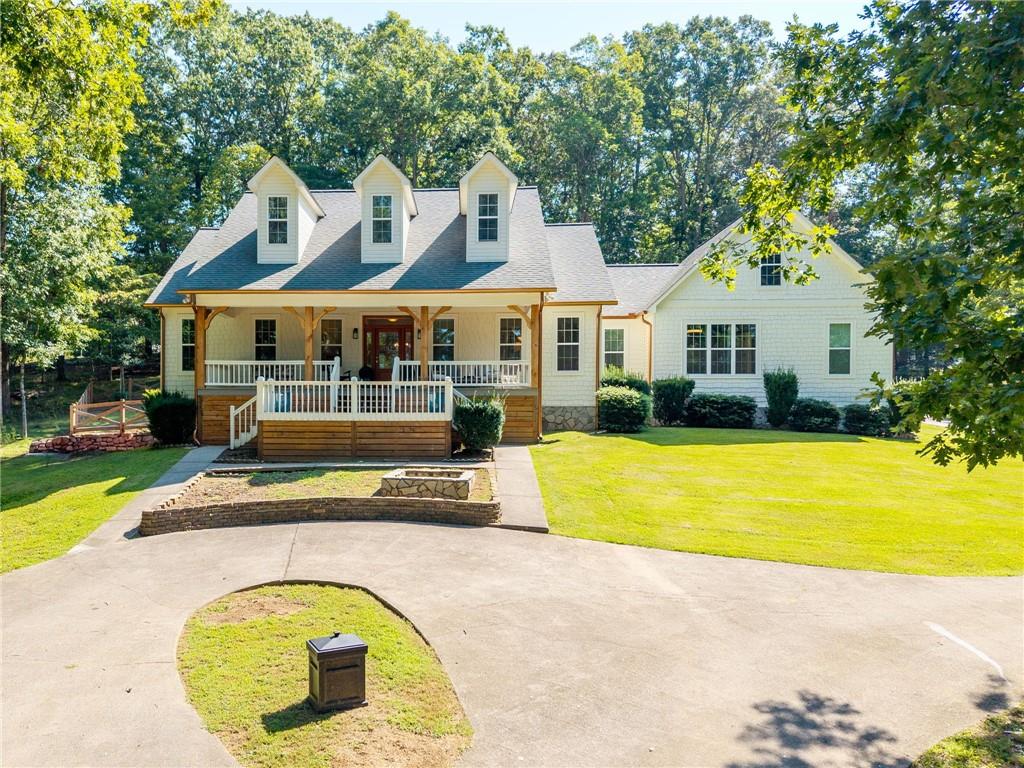 211 W Oakcrest Drive