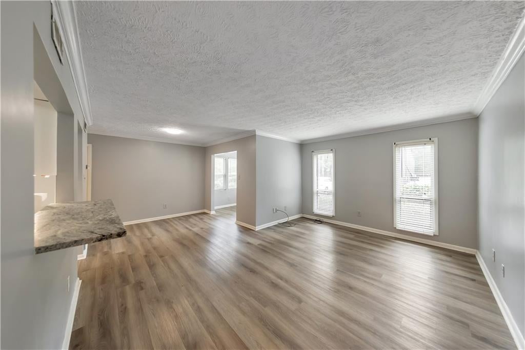 5159 Roswell Road 6