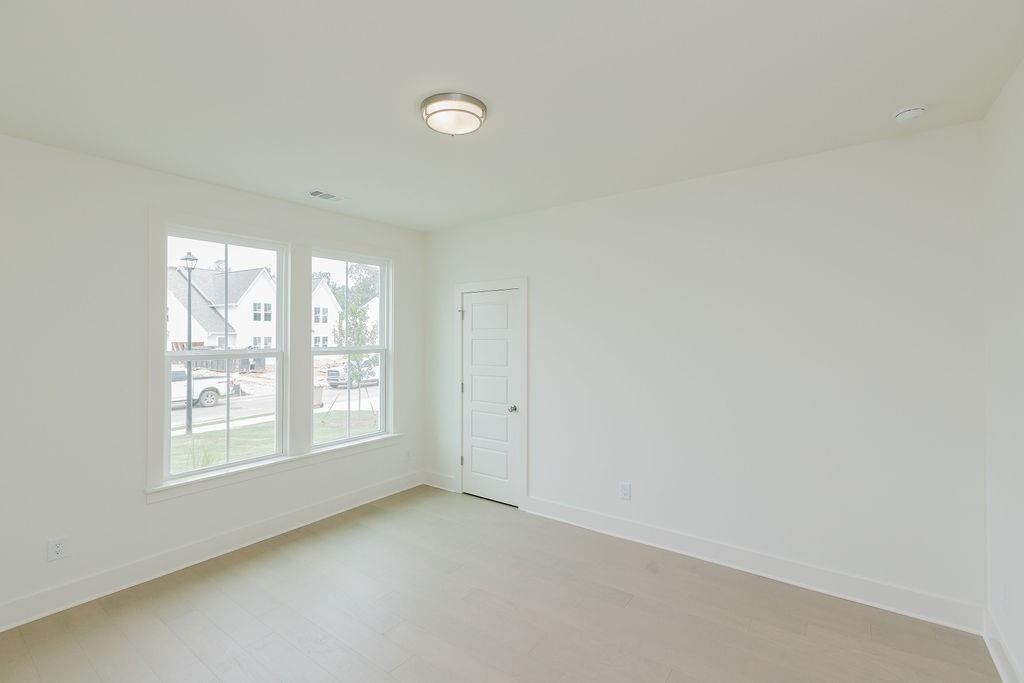 6585 Rhett Run, Cumming, Georgia image 4