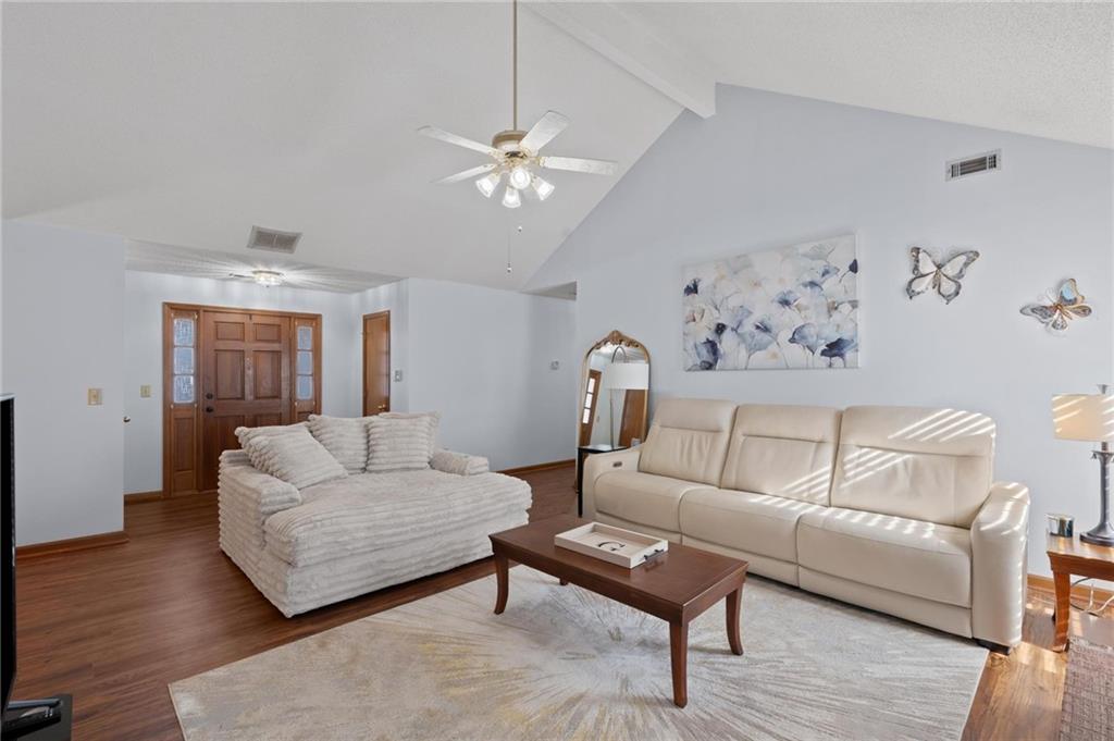 300 Jeremys Straight