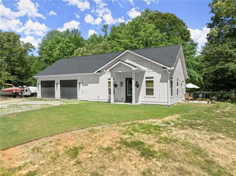 A home in Flowery Branch