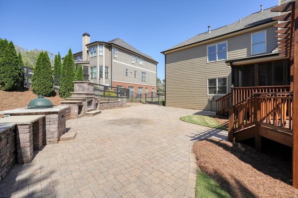302 Grant Court