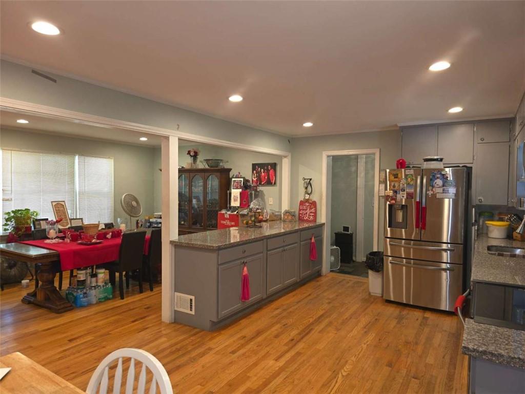 439 River Road