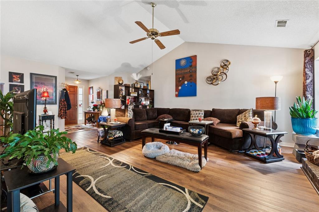 2080 Bankston Circle, Snellville, Georgia image 6