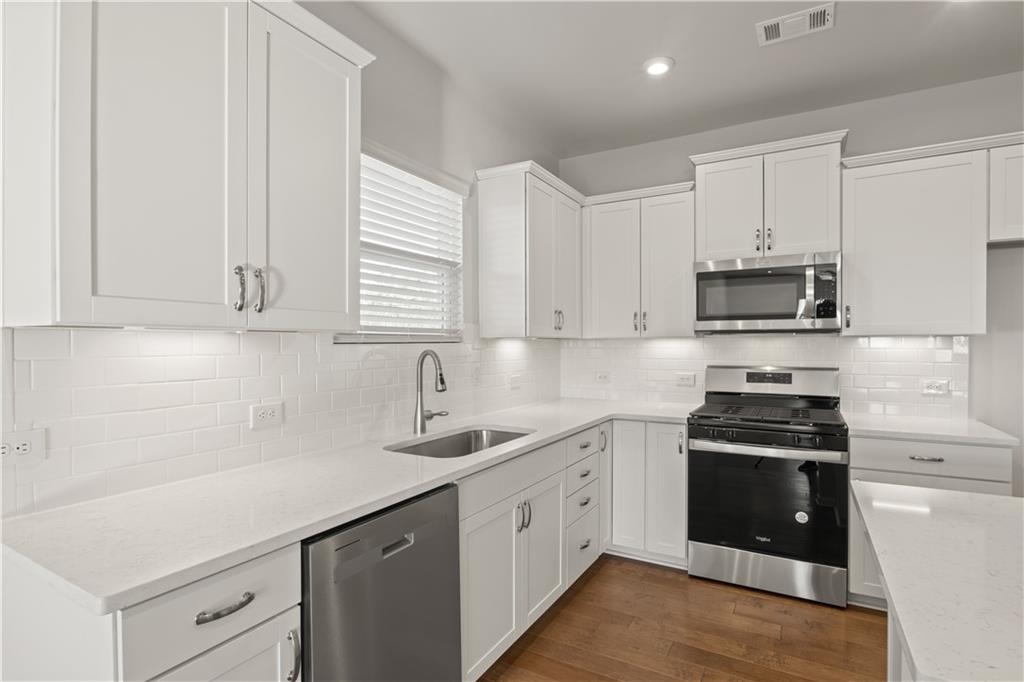 440 Village Lane