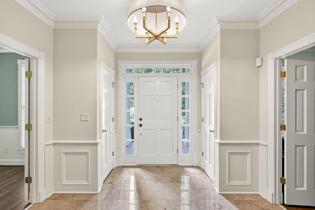 575 VALLEY HALL Drive
