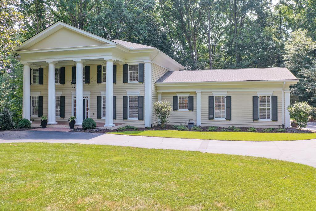 575 VALLEY HALL Drive