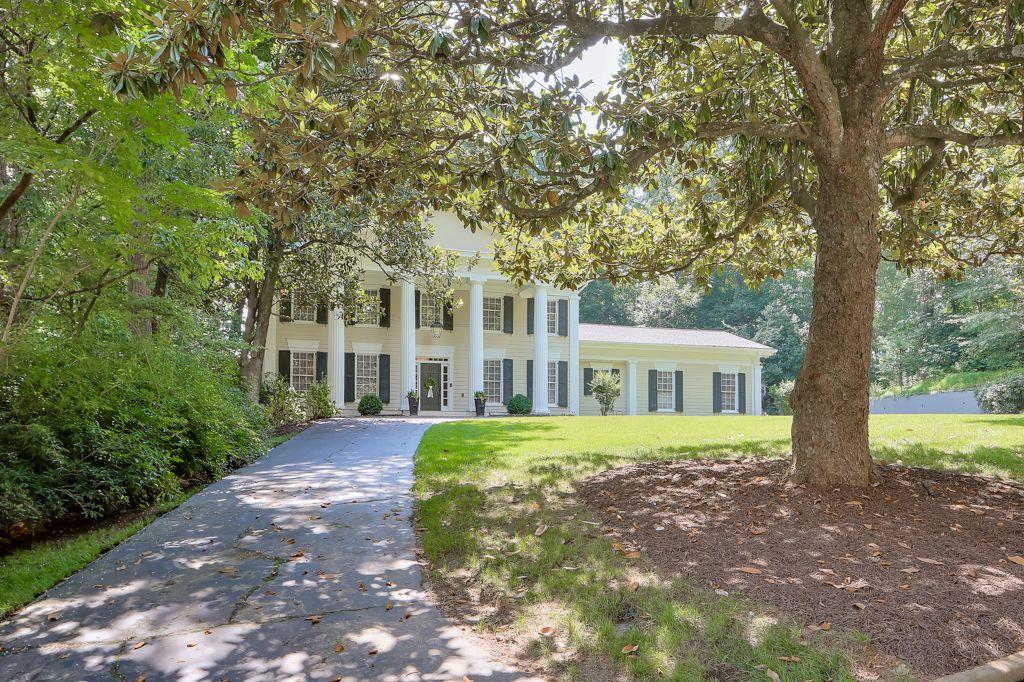575 VALLEY HALL Drive