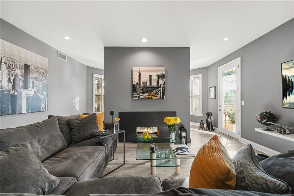 615 Mcgill Park Avenue NE