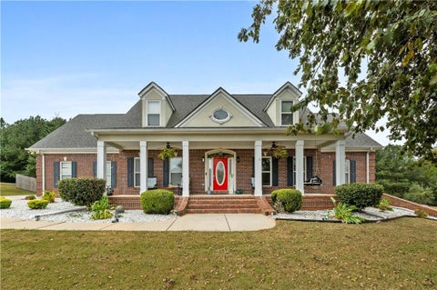 Homes For Sale - 1305 Chester Place<br/> Mcdonough, GA 30252