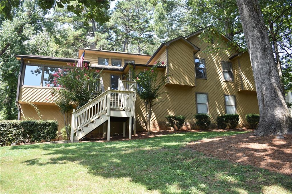 Great split level home! Spacious 4 bedroom 3 bath with a open floor plan, vaulted family room with fireplace, eat-in kitchen with large bay window overlooking the yard. Master bedroom has 2 walk in closets. Lower level has family from and additional bedroom/bathroom. Rear deck over looks fenced in backyard. ***We DO NOT list rentals on Craigslist nor Market place. Only communicate with The Gwin Team, beware of rental scams - this house is professionally listed by The Gwin Team, ONLY speak with a member of The Gwin Team***