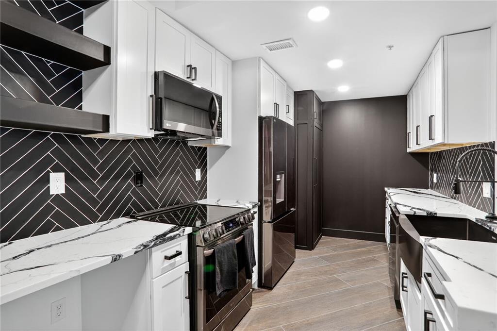 1074 Peachtree Walk NE B106