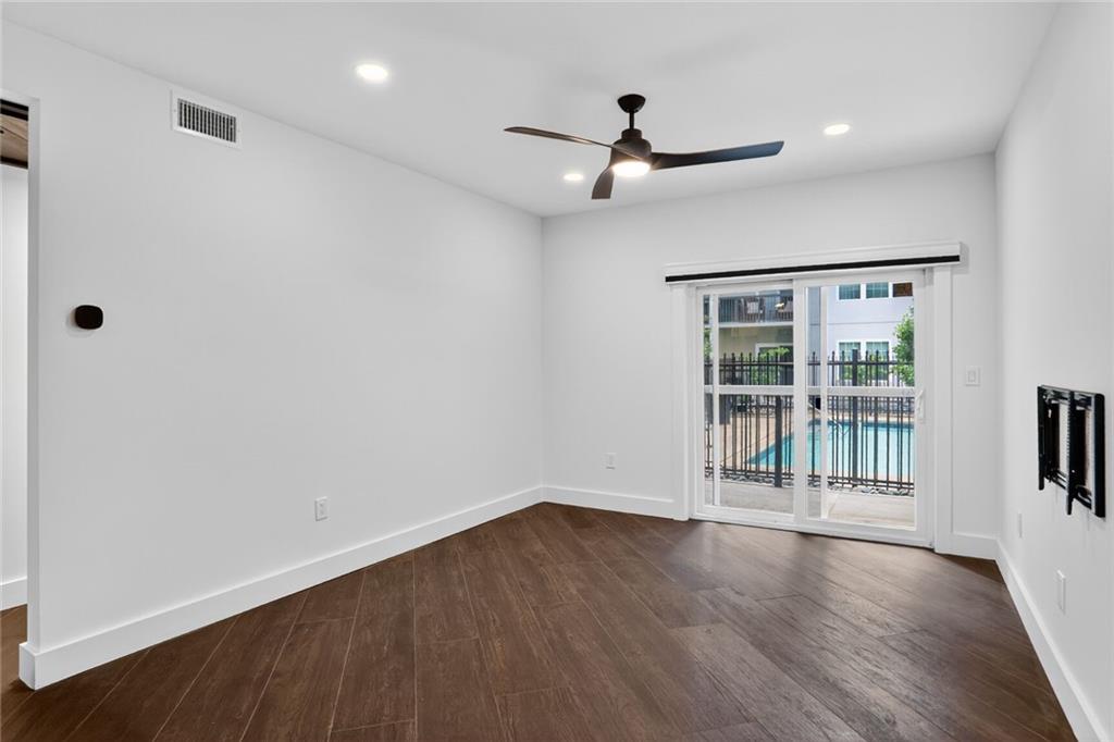 1074 Peachtree Walk NE B106