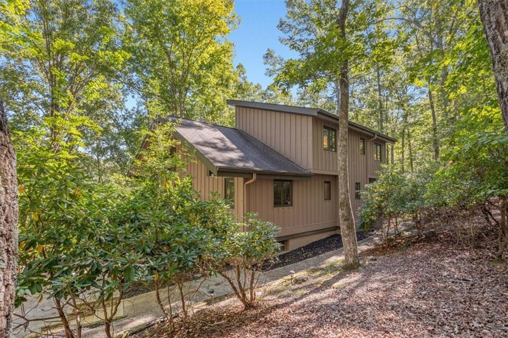 106 Banyon Court