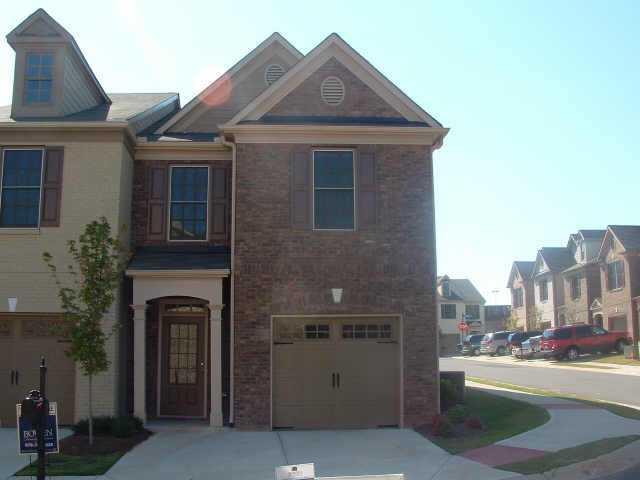 DELANE - INVITING 3 BEDROOM TOWNHOME THAT FEATURES A KITCHEN AND DINING ROOM OPEN TO A LARGE FAMILY ROOM WITH BEAUTIFUL WINDOWS. OVERSIZED MASTER SUITE WITH 2 CLOSETS. UPSTAIRS LAUNDRY.