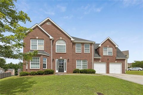 Homes For Sale - 4951 Estonian Drive<br/> Fairburn, GA 30213