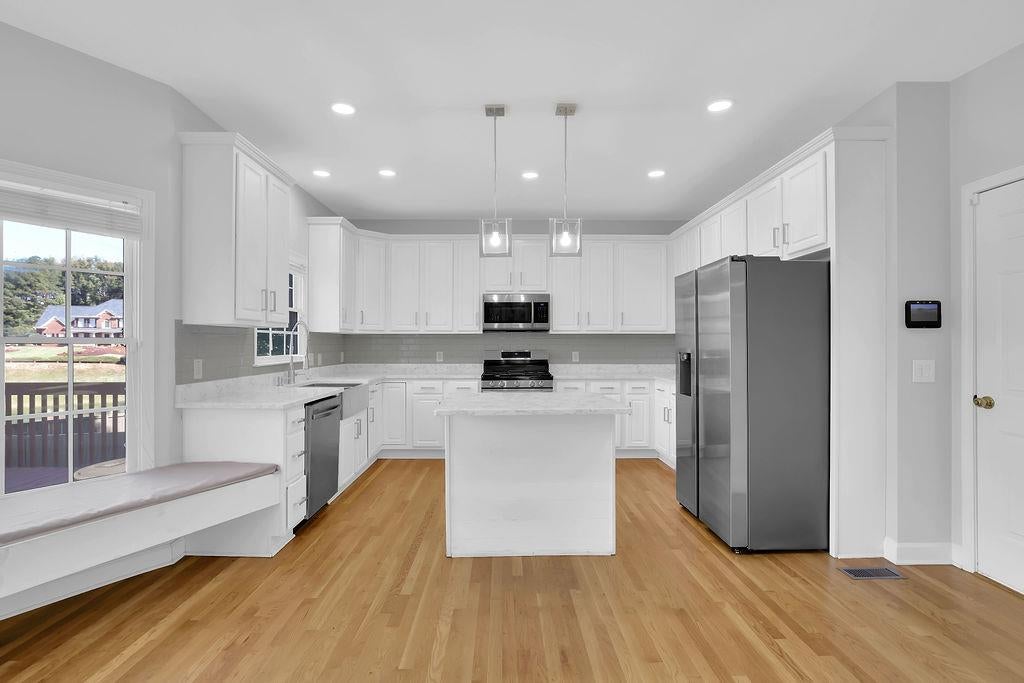 4704 Heritage Mist Trail