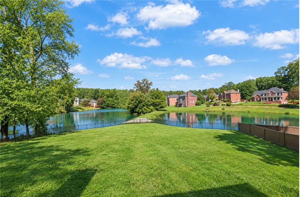 4704 Heritage Mist Trail