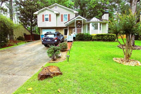 Photo of 4025 Cranston Court, Duluth, GA 30096 (MLS # 7776154)