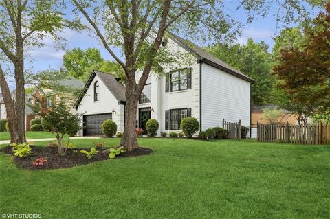 230 BLUFF OAK Drive Roswell GA 30076