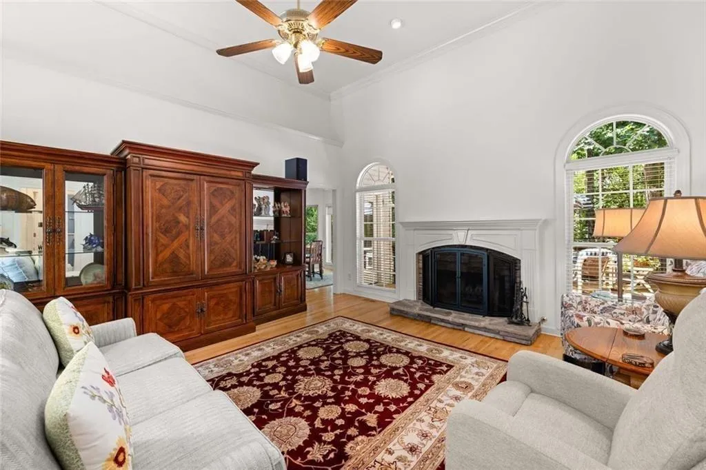 Gainesville, Georgia 30506, United States, 5 Bedrooms Bedrooms, ,4 BathroomsBathrooms,Residential,Active,131964