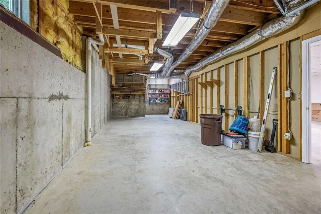 Gainesville, Georgia 30506, United States, 5 Bedrooms Bedrooms, ,4 BathroomsBathrooms,Residential,Active,131964