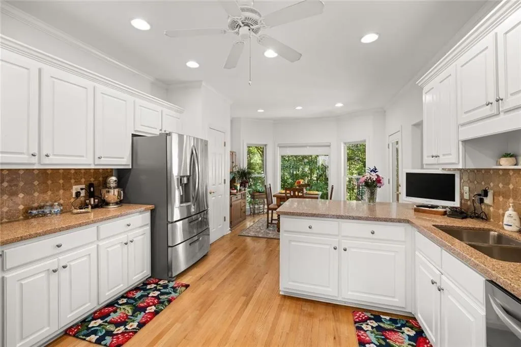 Gainesville, Georgia 30506, United States, 5 Bedrooms Bedrooms, ,4 BathroomsBathrooms,Residential,Active,131964