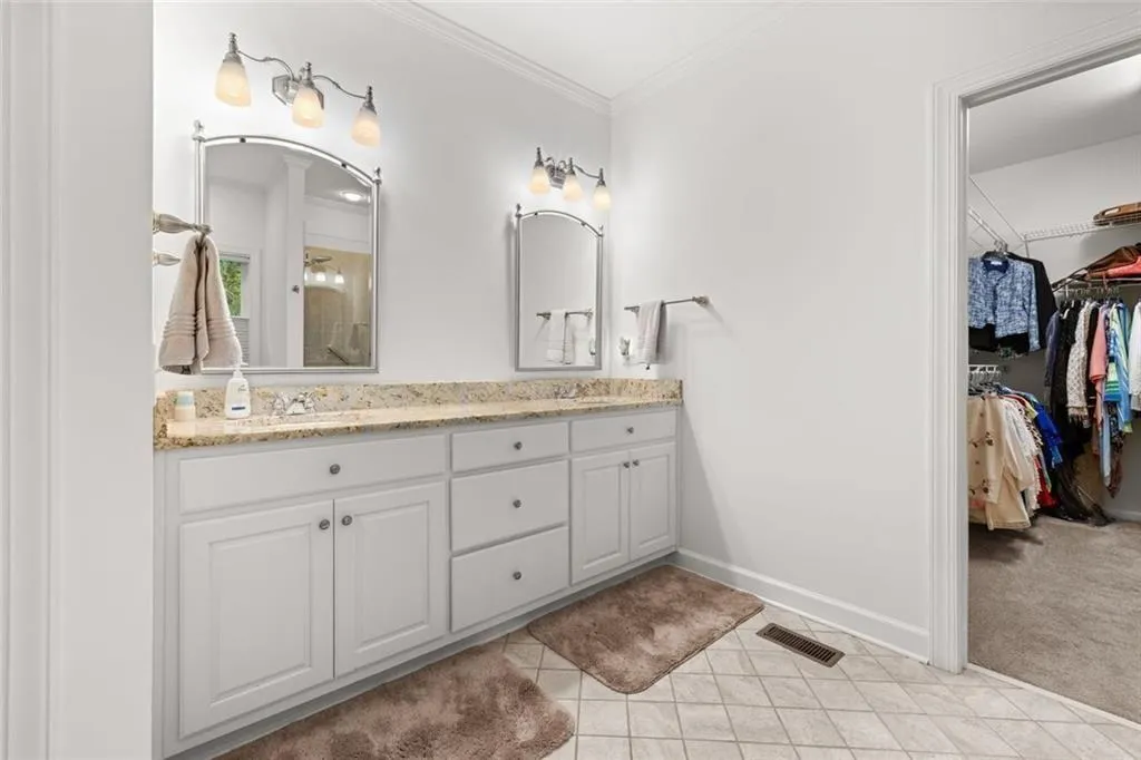 Gainesville, Georgia 30506, United States, 5 Bedrooms Bedrooms, ,4 BathroomsBathrooms,Residential,Active,131964