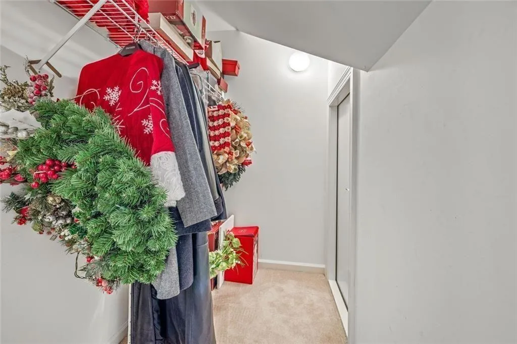 Gainesville, Georgia 30506, United States, 5 Bedrooms Bedrooms, ,4 BathroomsBathrooms,Residential,Active,131964