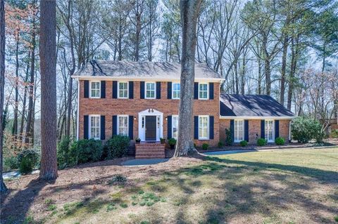 725 Glengary Way NE Atlanta GA 30342