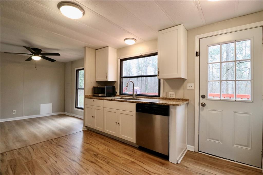 5148 E Holiday Court SE