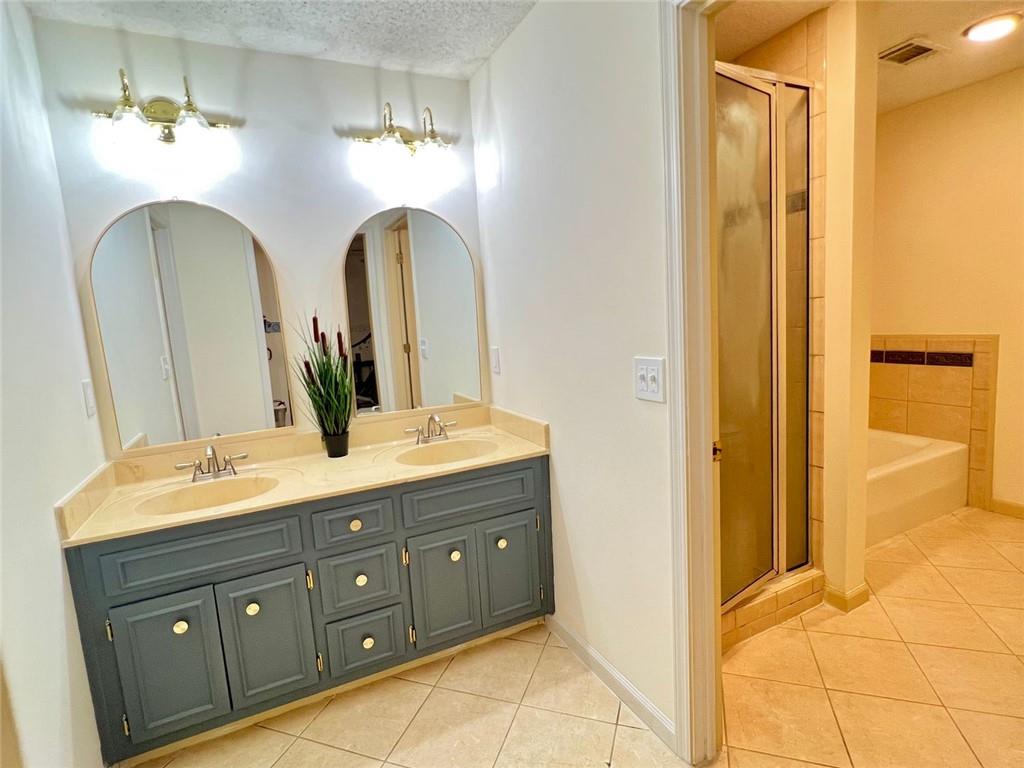 1461 Fox Forest Terrace, Lilburn, Georgia image 7