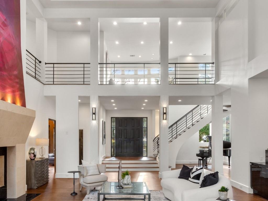 35 Robin Hood Road NE