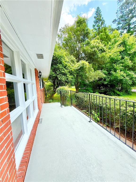 813 Crockett Court