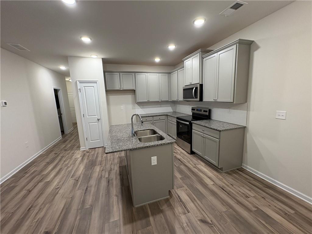 336 Regent Park