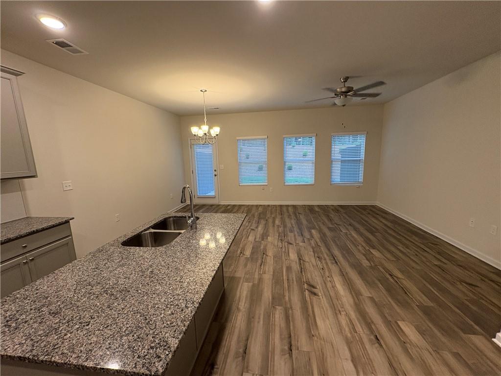 336 Regent Park