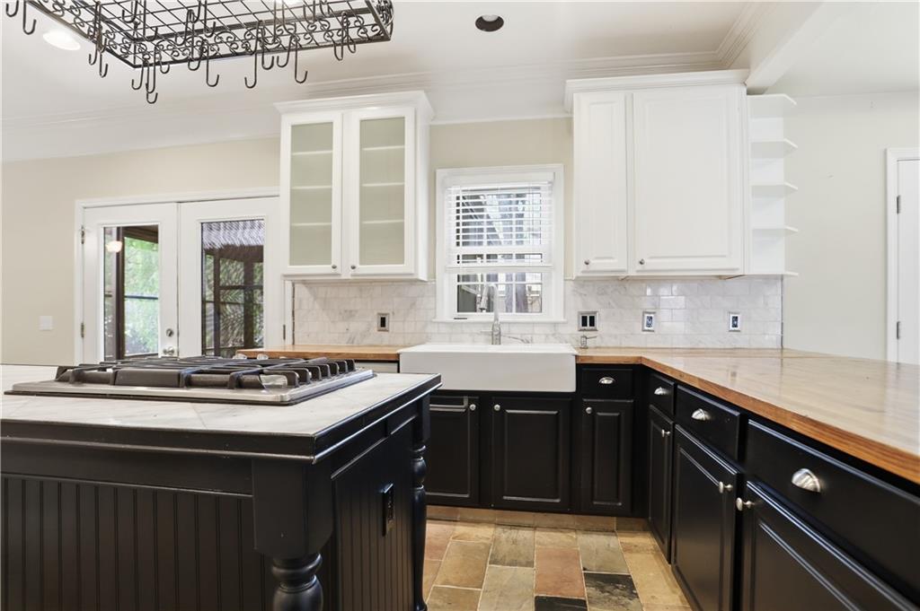 8590 River Walk Landing