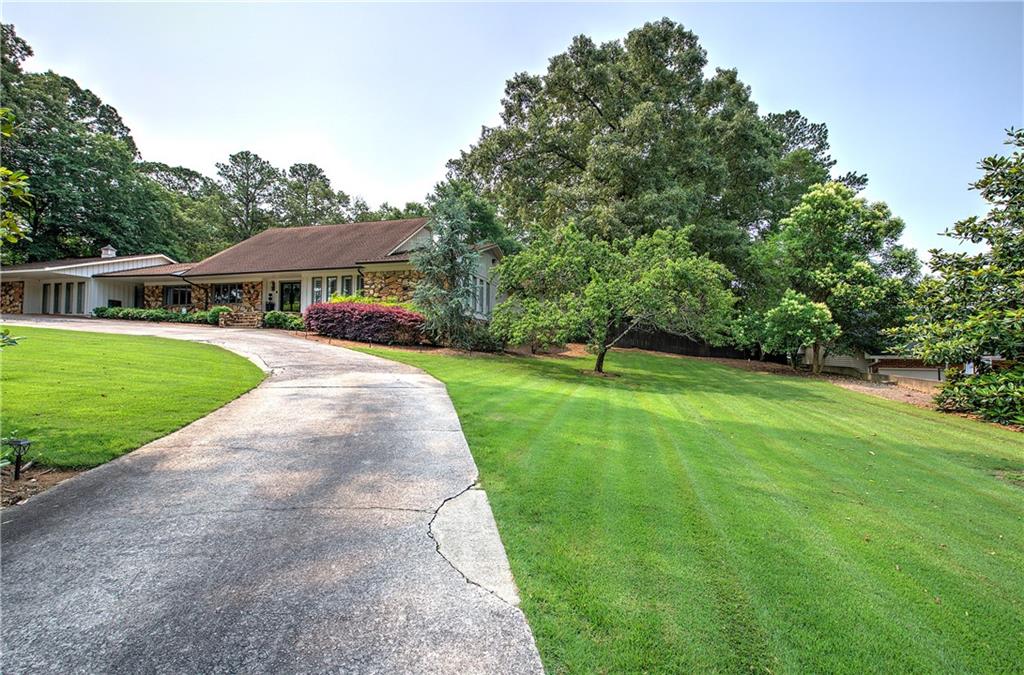 10 Woodland Drive