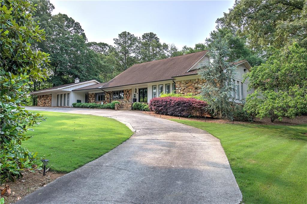 10 Woodland Drive