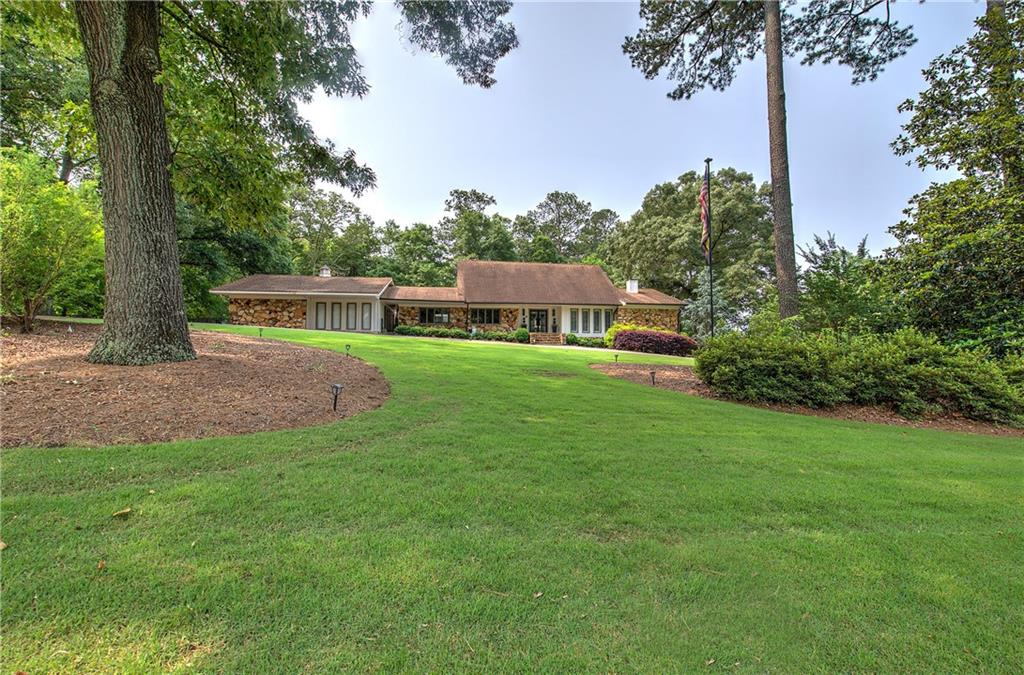 10 Woodland Drive