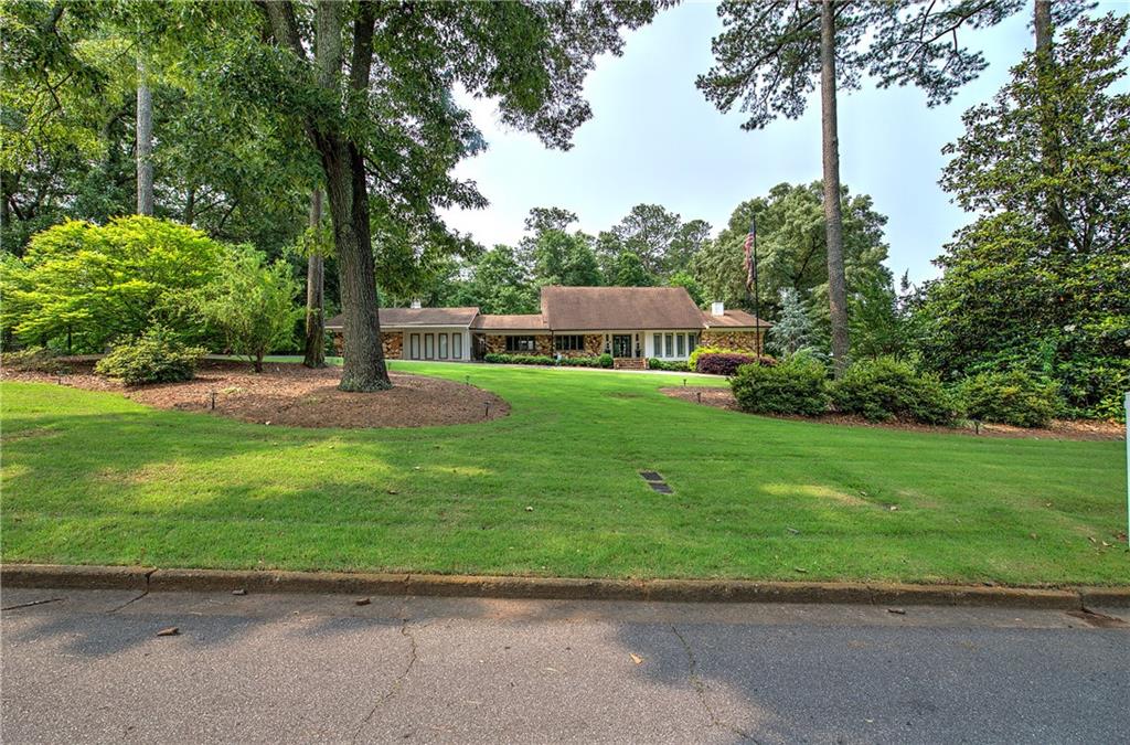 10 Woodland Drive