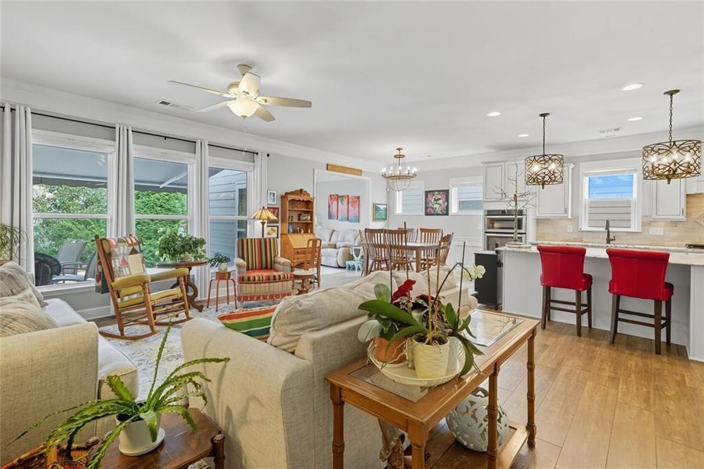 WOODHAVEN COURT - Residential