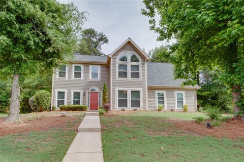 Homes For Sale - 483 Mountain Oaks Parkway<br/> Stone Mountain, GA 30087