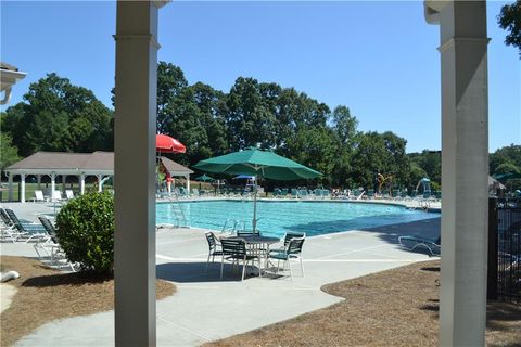 A home in Dacula