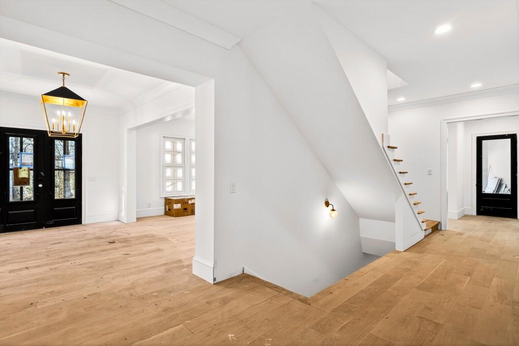 1445 W Wesley Road NE