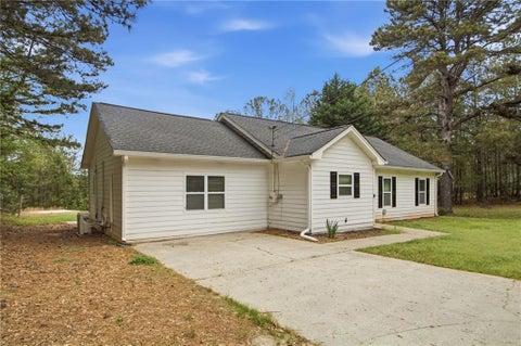Homes For Sale - 741 Roscoe Davis Road<br/> Monroe, GA 30656