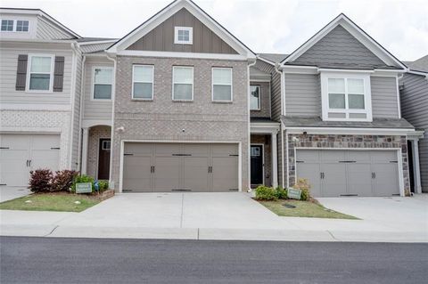 Townhouse For Sale - 7621 Avalon Boulevard<br/> Fairburn, GA 30213