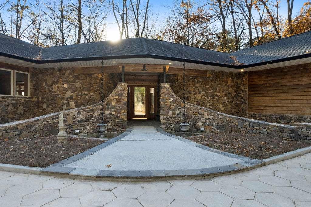 3289 Floyd Springs Road NE